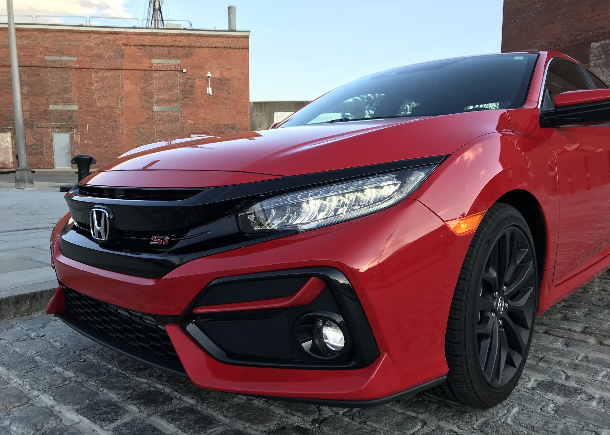 2020 civic si front end red