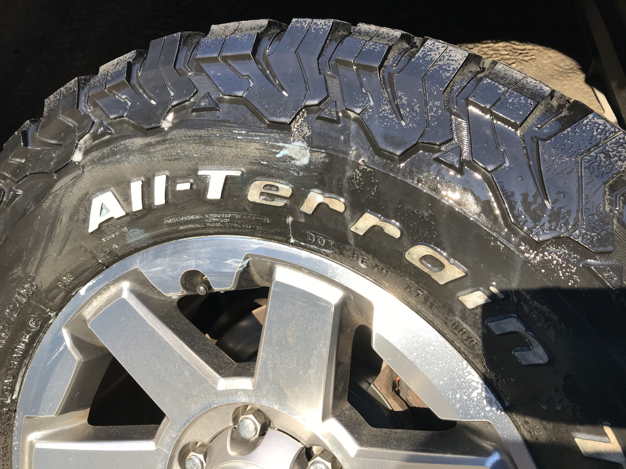 How to Clean White Tire Letters 