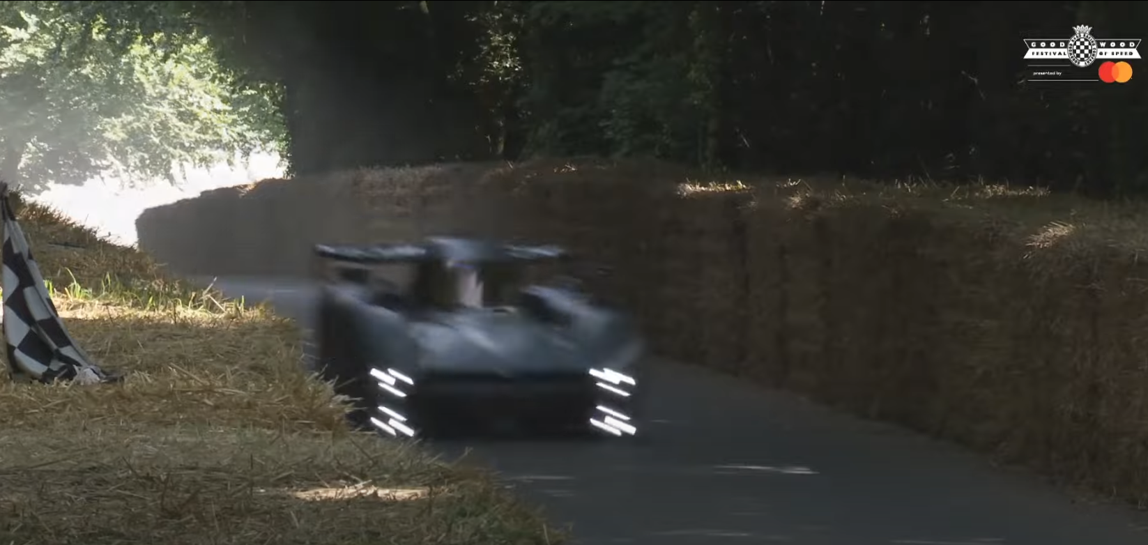 McMurtry electric fan car breaks the record at Goodwood