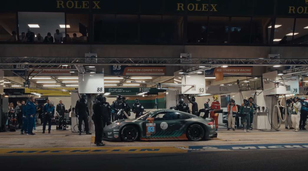 Porsche 911 at Le Mans Fassbender pit stop